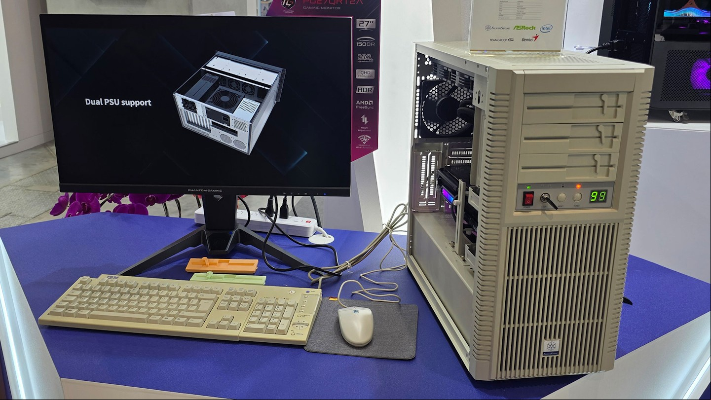 SilverStone FLP02: Una fabulosa caja retro en 2025